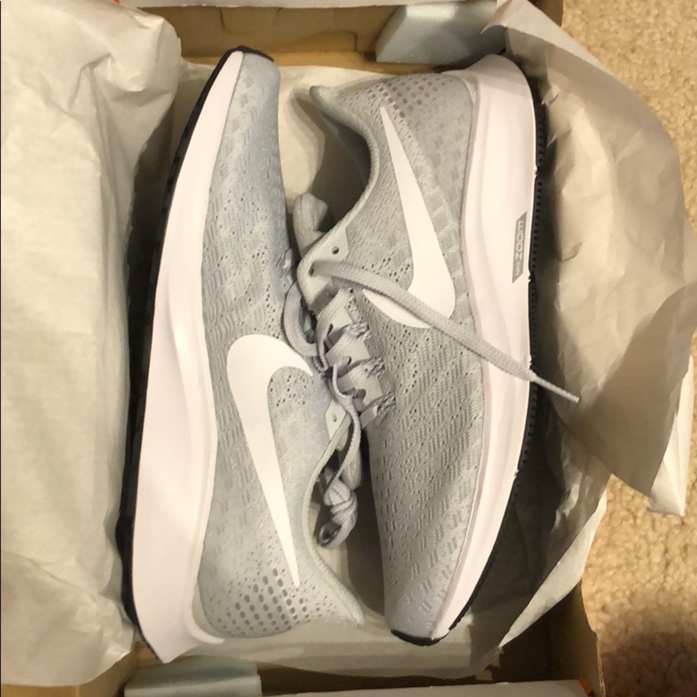Nike women’s size 8.5 air zoom Pegasus 35 TB. NIB